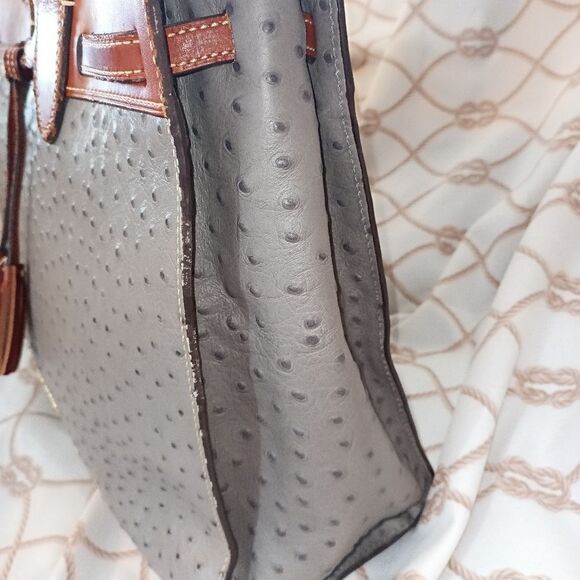 Dooney and Bourke tote excellent condition - Picture 7 of 12